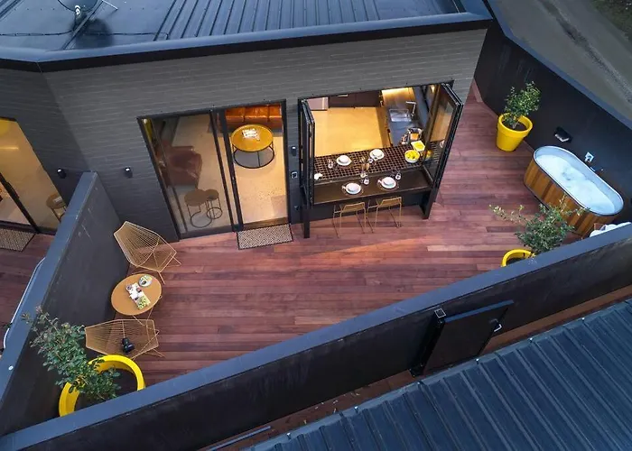 Yellow Pots A, Luxurious Outdoor Bath