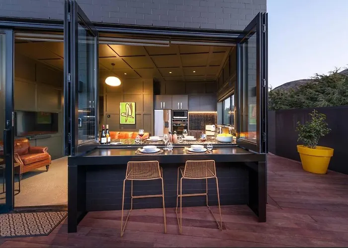Yellow Pots A, Luxurious Outdoor Bath Appartement