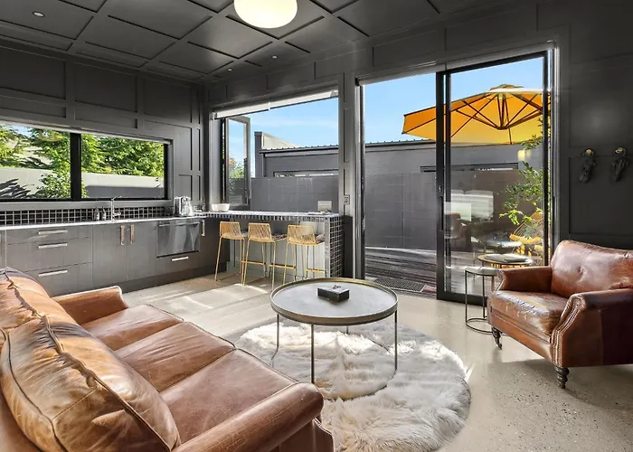 Yellow Pots A, Luxurious Outdoor Bath Appartement *